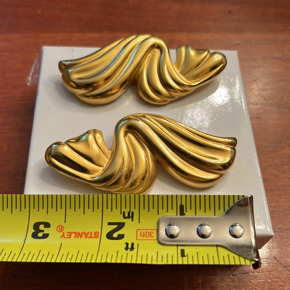 Vintage art deco clip earrings gold tone bold glamorous oversized - Picture 3 of 4